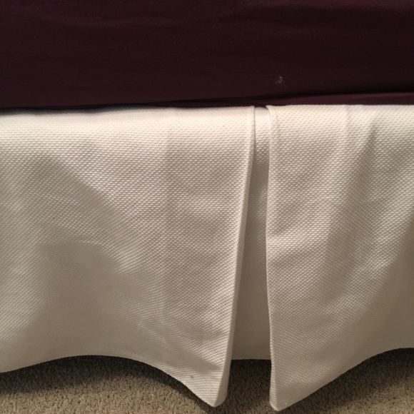 Queen Bedskirt   White