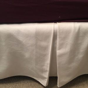 Queen Bedskirt   White