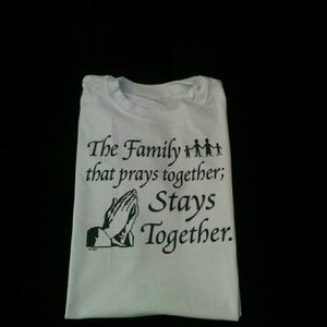The family prays together shirt