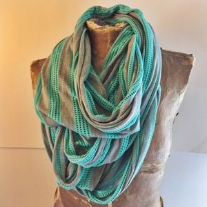SIMPLY VERA WANG Infinity Scarf