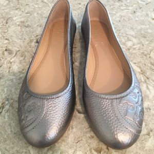 Tory Butch silver flats size 7.5