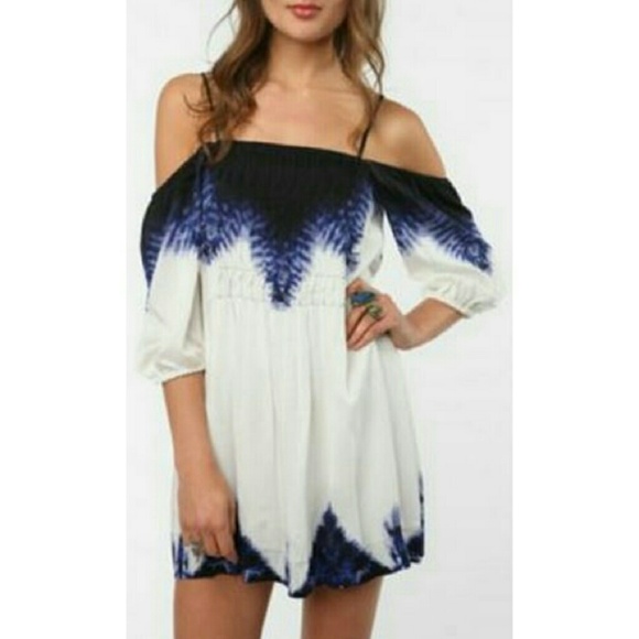 Urban Outfitters Dresses & Skirts - Urban Outfitter Off the Shoulder Dress