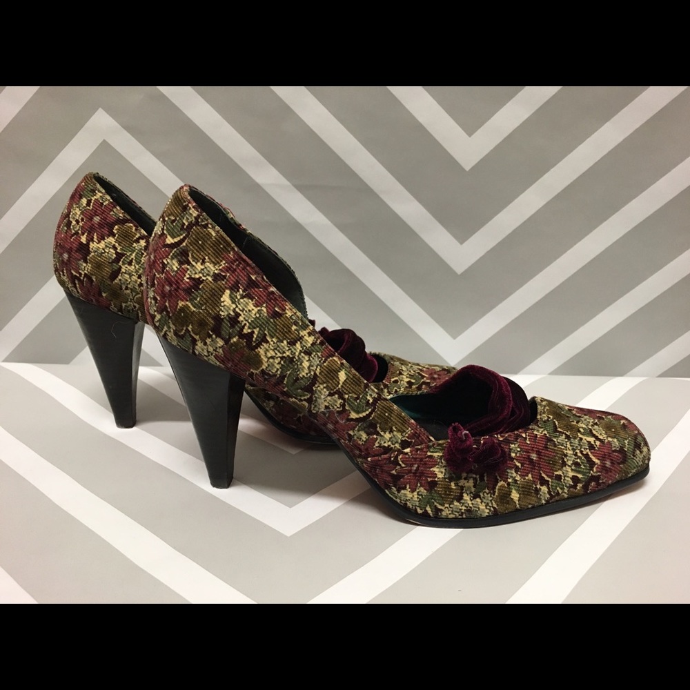 🎉sale🎉 Kenzie Floral Corduroy Heels