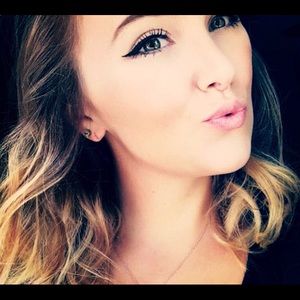 Meet your Posher, Alexandra