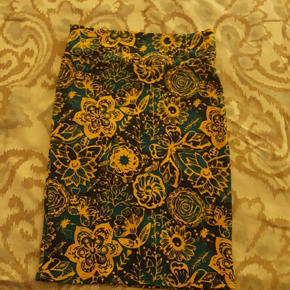LulaRoe Medium Cassie