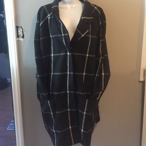 Black/White Plaid Peacoat ❄️