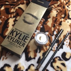 Kylie birthday edition kyliner in dark bronze