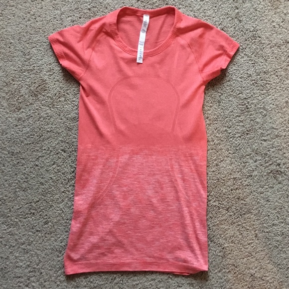 Lululemon Tech shirt size 4 pink melon MINT condit