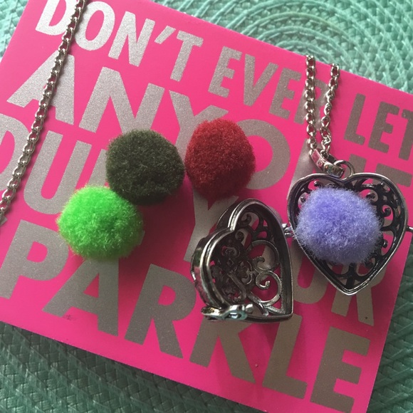 Host pick 🆕💗Heart Locket Perfume Necklace - Picture 2 of 3