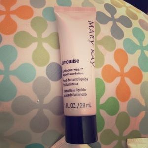 Mary Kay Luminous wear liquid foundation-Ivory6