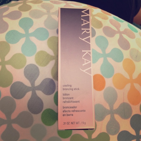 Mary Kay Bronzing stick never used