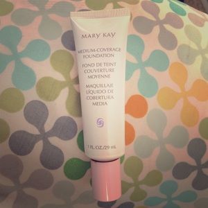 Mary Kay medium coverage foundation Ivory 100
