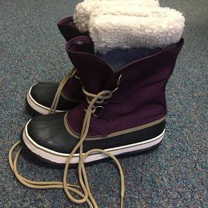 Women's Size 8 Sorel Snow Boot with Sherpa Insert