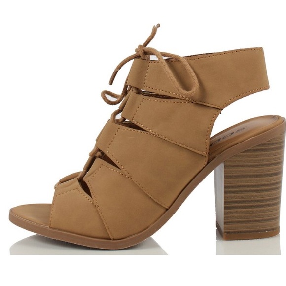 Hinge Drea Peeptoe Sandal lookalike