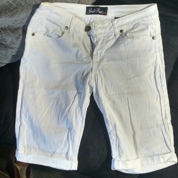 White bermuda shorts