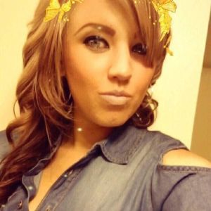 Meet your Posher, Danielle