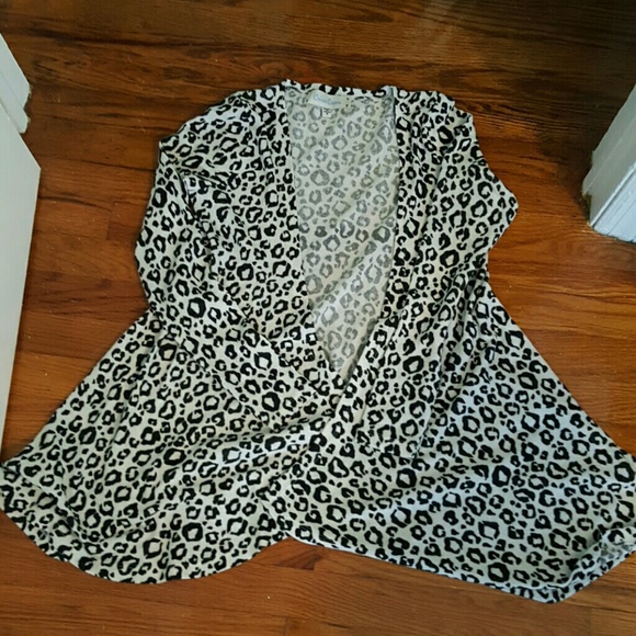 Criss Cross Leopard Cardigan - Picture 3 of 5