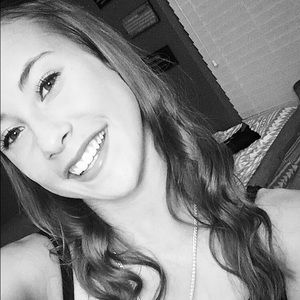 Meet your Posher, Emilee