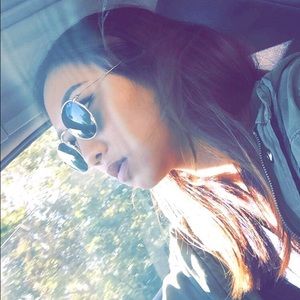 Meet your Posher, Alyssa