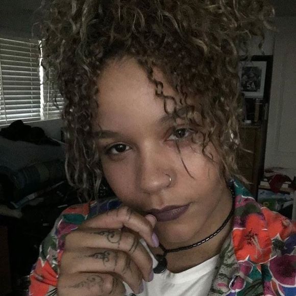 Meet your Posher, Shelby - Picture 1 of 1