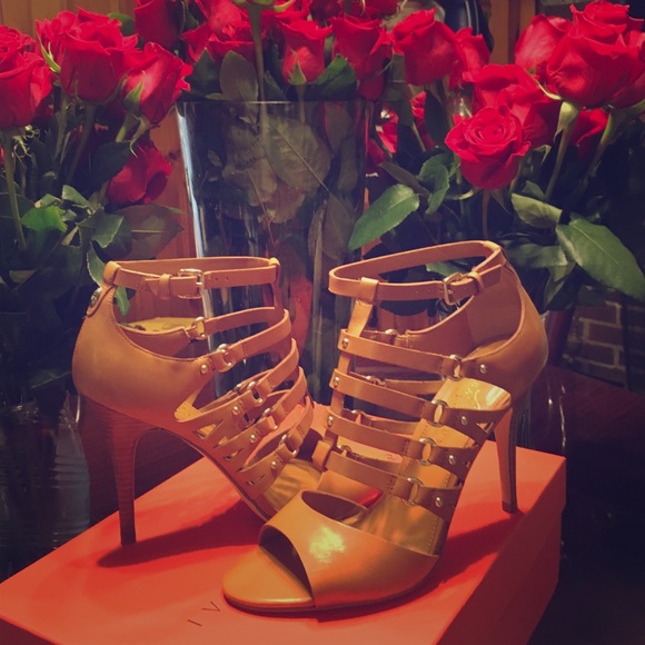 Brand New WB Ivanka Trump Maxy Caged Sandal