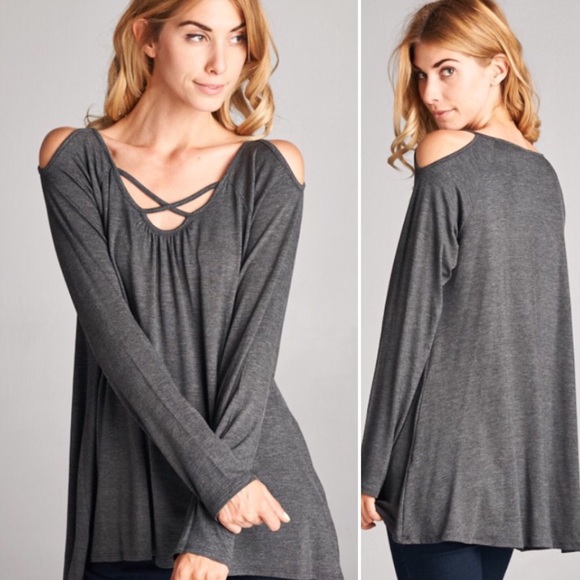 🎉HOST PICK!!!🎉 S-L Cold Shoulder Criss Cross Top - Picture 2 of 3
