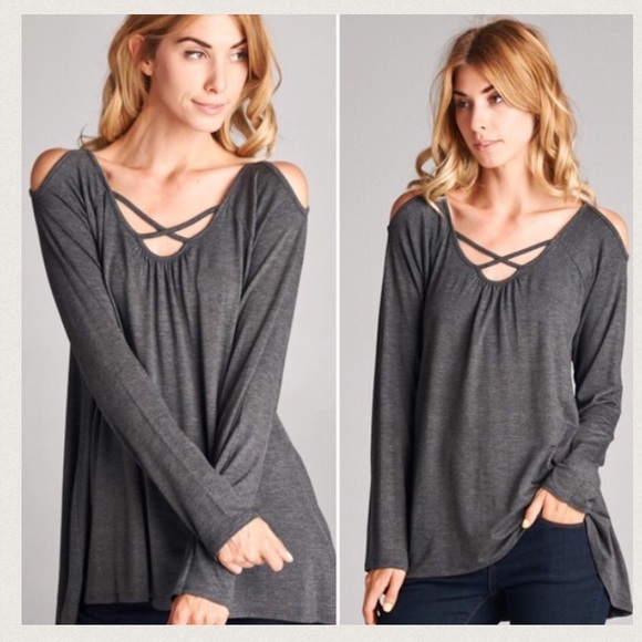 🎉HOST PICK!!!🎉 S-L Cold Shoulder Criss Cross Top - Picture 3 of 3