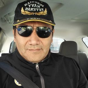 Meet your Posher, Carlos