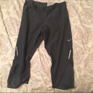 Nike crop legging