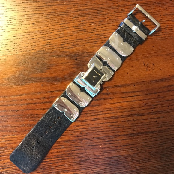 BCBG LEATHER STRAP WATCH LIKE NEW