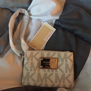 Michael Kors Jet Set Wristlet
