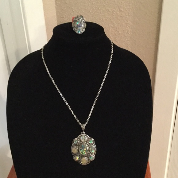 Abalone shell set /No offers on this item - Picture 1 of 4