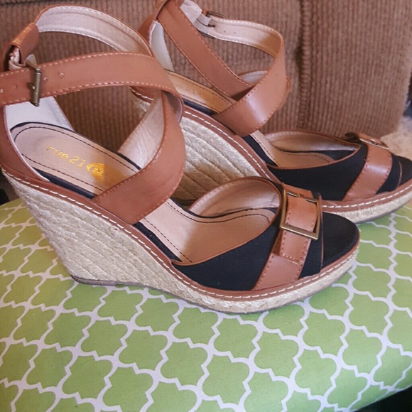 Women's Strappy Wedge