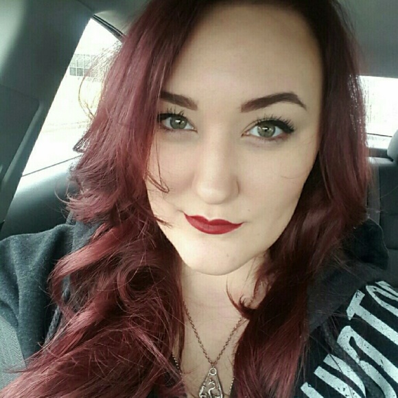 Meet your Posher, Rebecca - Picture 2 of 2