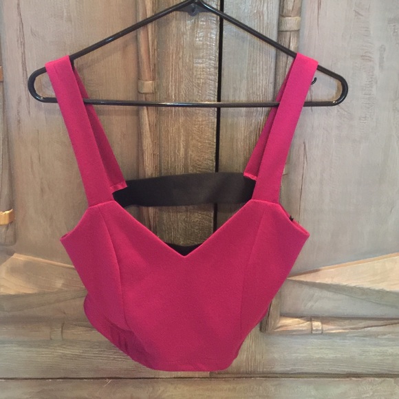 Cute Fushia Short Top Size Large from Windsor - Picture 1 of 3