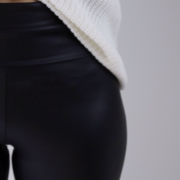 City Slit Knee Leggings *Last 1! - Picture 4 of 4