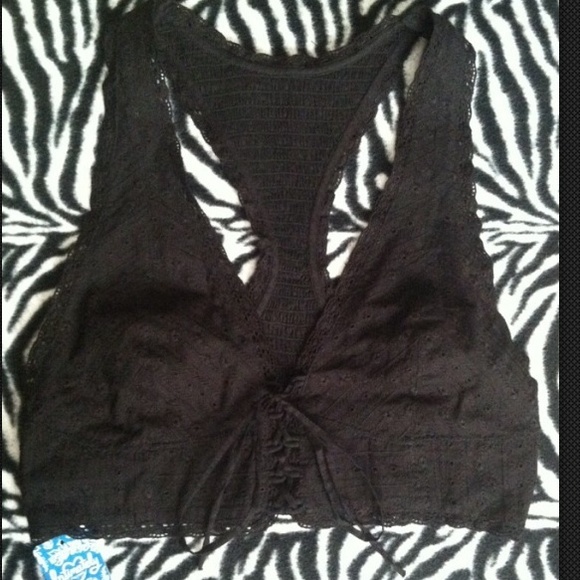 Free People Embroidered Black Crop Top, Sz L - NWT - Picture 1 of 4