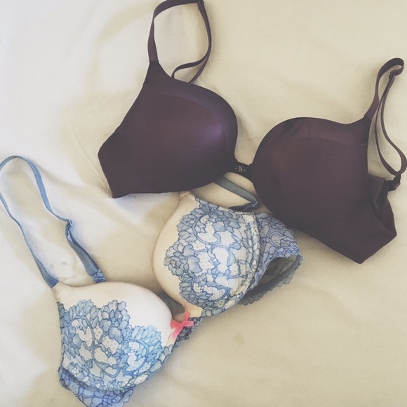 2 Victorias Secret Bombshell Push-up Bra
