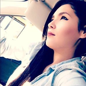 Meet your Posher, Mayra