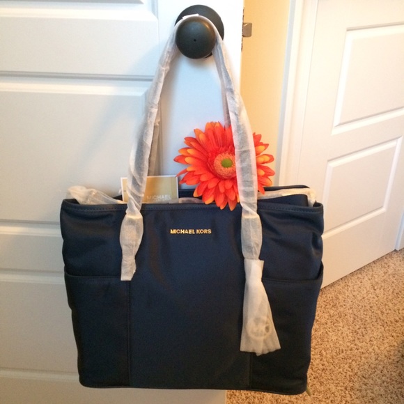 Michael Kors Handbags - MICHAEL KORS Jet Setter Diaper Bag 🌟Brand New🌟