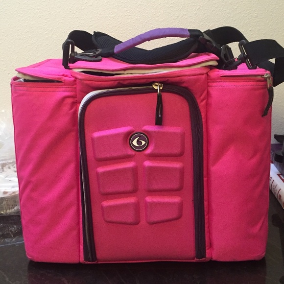 6 pack bag.