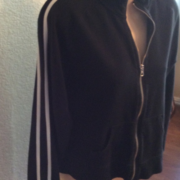 Sweater size large - Picture 2 of 3