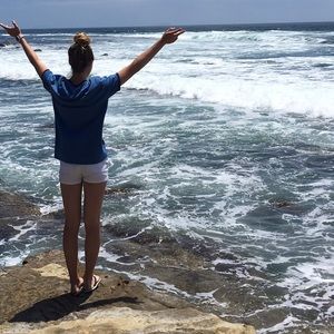 Meet your Posher, Claudia