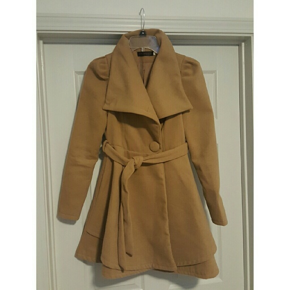 🐘HP Best in Outerwear 🐘 Cute Beige Coat