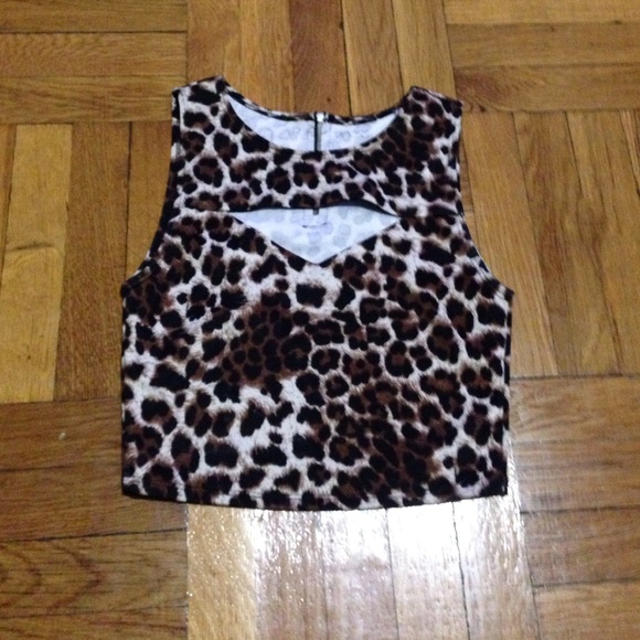 Leopard crop top with peek a boo cutout in front