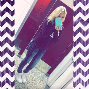 Meet your Posher, Adara