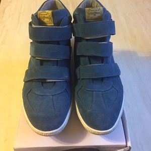 Steve Madden Velcro sneaker