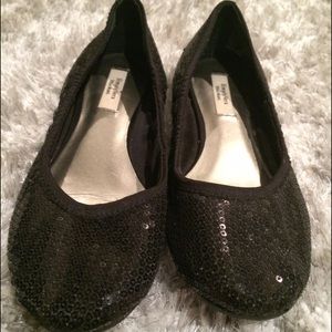 Simply Vera Black Sequined Flats