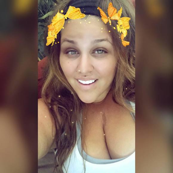 Meet your Posher, Brianna - Picture 1 of 3