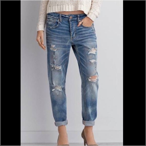 Distressed Tomgirl Jeans